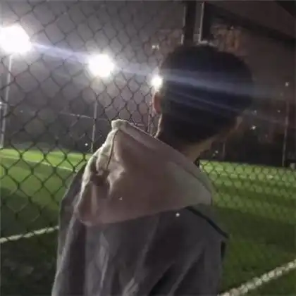 男背影欧美头像,一个人演译冬季的悲伤
