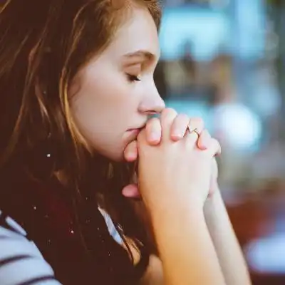 欧美好看女生头像长发养眼欧美美女高清头像图片
