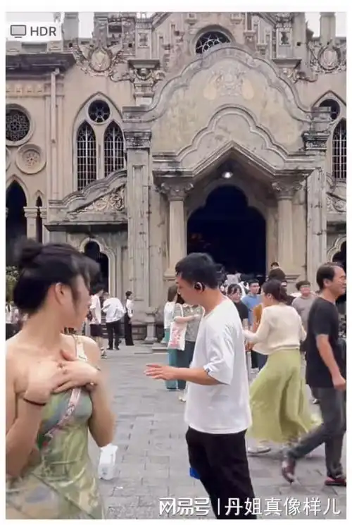 女子拍照疑似被残障男子骚扰网友下次碰到转身就是一巴掌
