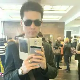 男嘉宾阅历丰富成熟稳重的工科才子
