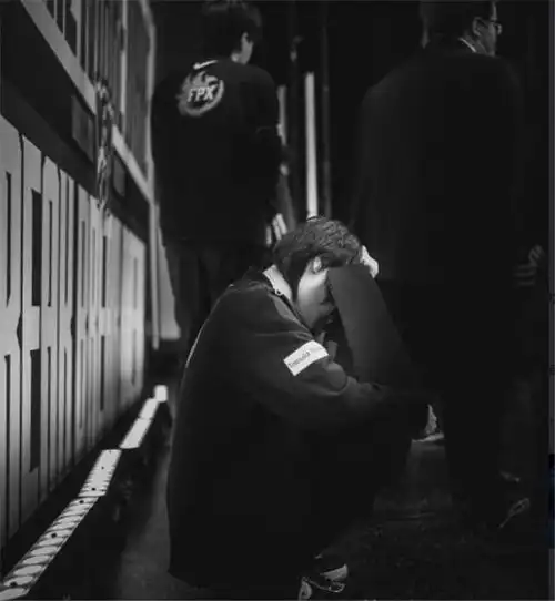 小天的心理问题加深自称要做虚拟主播,吐露头像变黑的真正原因
