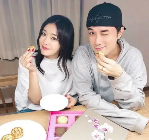 和经纪人在一起的四位明星,前三位都已成功结婚,唯独他们不欢而散
