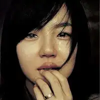 伤心哭泣的女生qq流泪头像你是我的毒瘾我戒不掉

