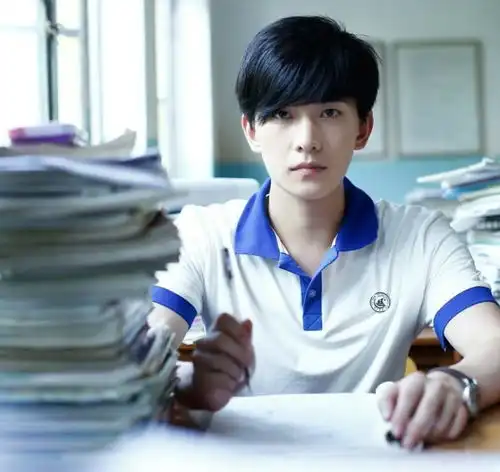 张新成到刘昊然,为什么你穿校服的时候就那么丑
