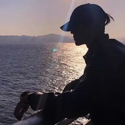2024永久不换的头像男成