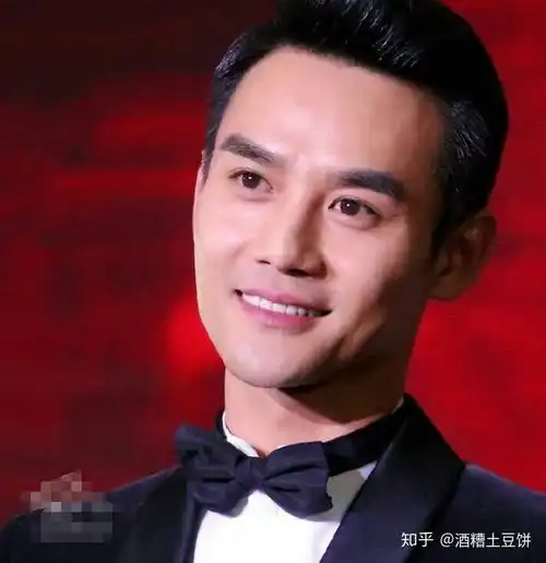 不靠美颜滤镜,王凯实力证明什么才叫真正帅爆的完美男神
