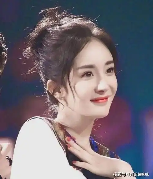 都说赵丽颖古装好看,求你看看杨幂古装,你就知道啥是老戏骨
