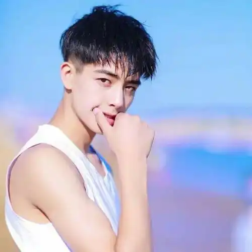 男头快手红人宋威龙
