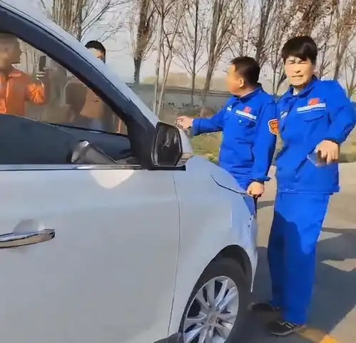 车匪路霸男子服务区修自家车,却遭修车工嚣张喊话敢修试试
