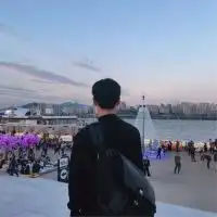 帅气男生背影微信头像27
