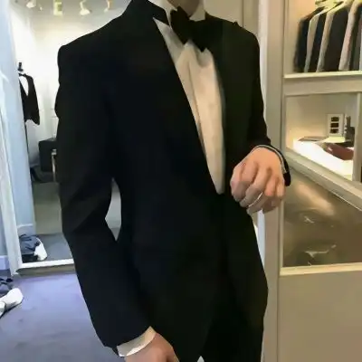 西装系男生部位头像
