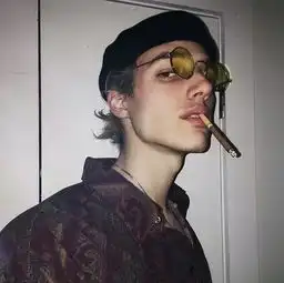 求几张扣扣霸气头像男要真人的
