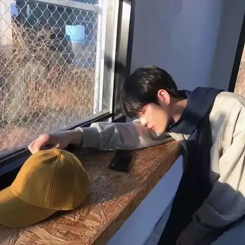 头像壁纸人间太吵了,来我心里吧
