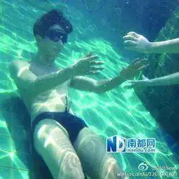 明星抗霾姚晨陈坤海清戴口罩,张亮刘晓庆离京寻欢
