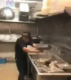 妹子的腿是橡胶做的吗还能随意折叠,太厉害了
