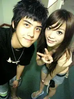 谁能给个240x320的非主流情侣图片
