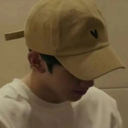 不露脸男头我永远臣服于温柔,而你恰似温柔
