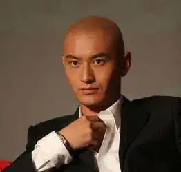 黄晓明剃光头结婚竟是为了他
