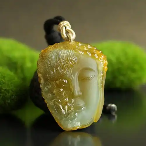 和田玉雕一面成佛,一念成魔的寓意探究与翡翠的异同
