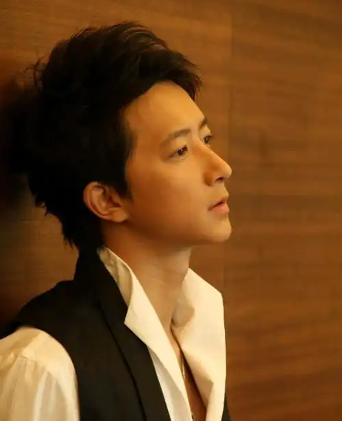 娱乐圈所谓的顶流只不过是你方唱罢我登场
