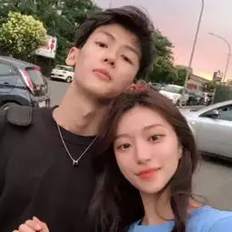 情侣头像青春真如醇酒,似乎都在那一夜被一饮而尽,熏然而芬芳
