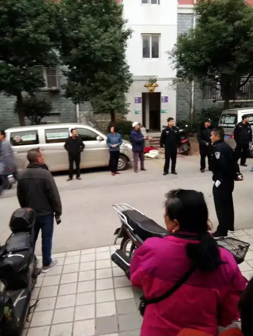 突发荆门城区一名12岁男孩坠楼身亡

