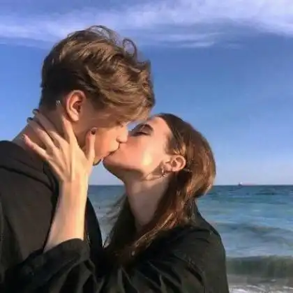 比较拽的情侣头像,适合社会情侣专用的
