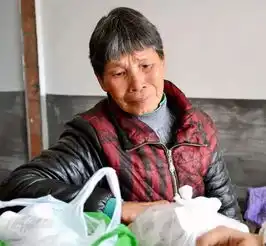 女人过了50岁就不需要男人了吗这三个女人的肺腑之言,才是真相
