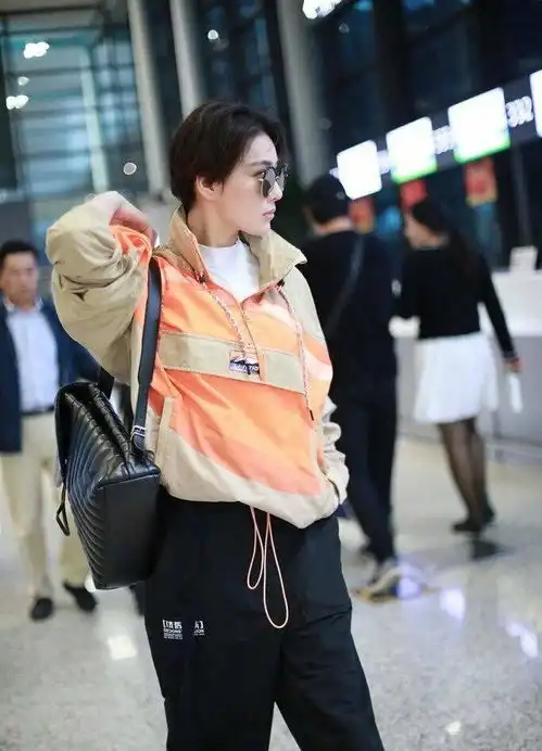 女人帅起来真没男人什么事军嫂张馨予短发造型太man
