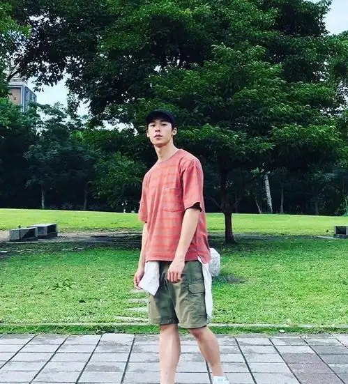 你知道许光汉为什么这么帅吗因为这个部位实在长太好啦
