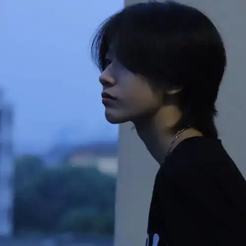 头像十月新一期微信头像,换一张
