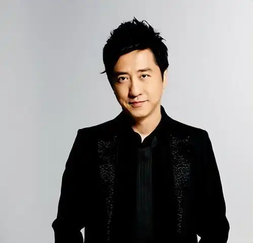庾澄庆出身名门,却执意娶伊能静,9年婚姻最终为何分道扬镳
