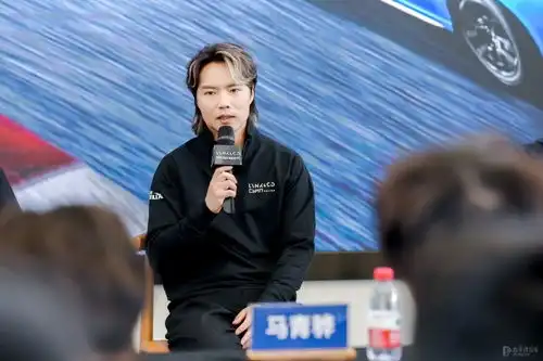 竞速风暴席卷十大顶级高校,2024领克巅峰车手电竞赛点燃大学生赛车梦
