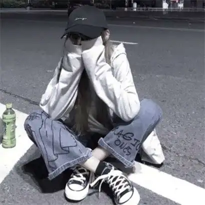 特别伤感的女生头像,其实你的眼泪不值钱
