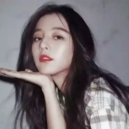 复古女生头像你明明只是个凡人却美成了画中仙
