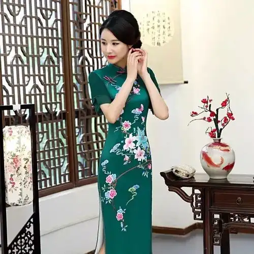 旗袍走秀,绝对少不了这些款式,漂亮又诱惑
