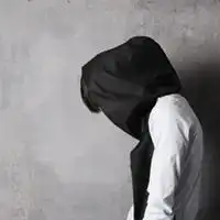 有谁能帮忙设计一个qq群头像,只要兄弟姐妹四个字,背景温馨一点的
