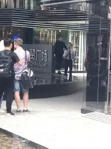 组图陈伟霆娜扎北京拍戏俊男美女街头嬉笑超级养眼
