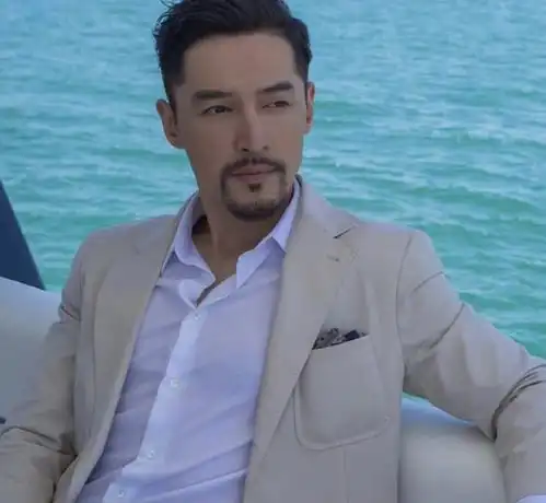 男明星留胡子堪比整容,王宝强帅到没边,肖战像换了一张脸
