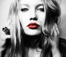 黑白红唇女生高冷头像微信头像图片大全
