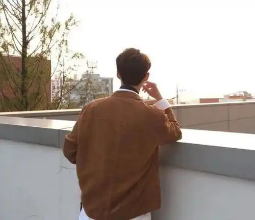 一个男人对你再好,若给不了你这3样东西,就别傻傻继续了
