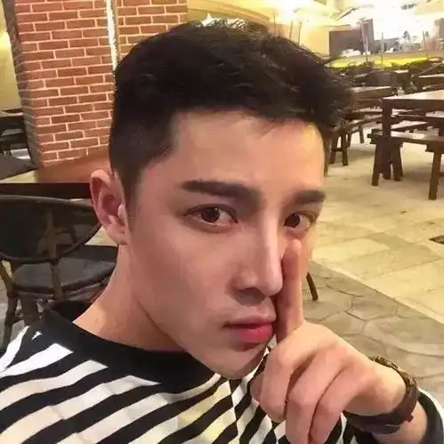 这个夏天剪什么样头发才能让女生刮目相看
