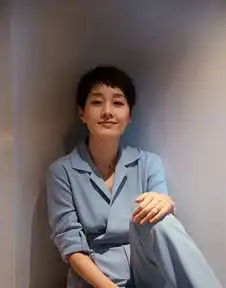 马伊琍最适合的还是短发雾霾蓝西装连体裤干净利落,比男生还帅
