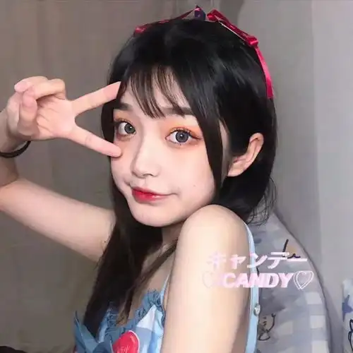 今日份头像一些三观超正的恋爱观文案
