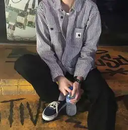 小众头像ins高级质感男半身
