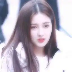 港风复古女生头像朦胧美
