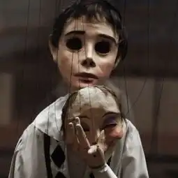 戴面具的扯线木偶图片可以发给我吗
