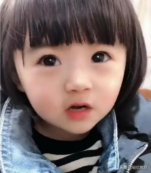 宝宝要看动画片妈妈却不给,萌娃眼泪汪汪的样子,网友心都软了
