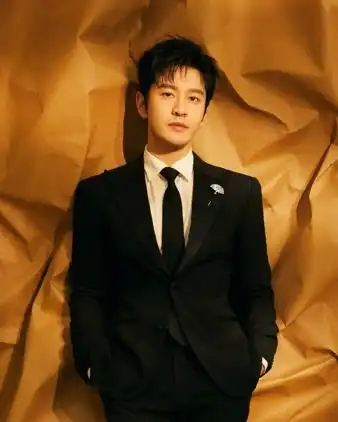 黄晓明
