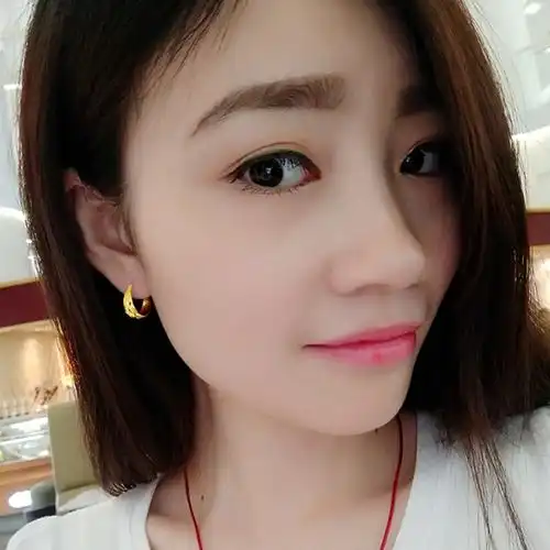 女人过了25岁耳环别瞎戴,今年巨流行黄金耳环,第4款最吸引人
